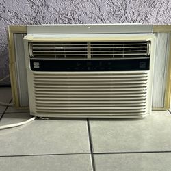 Window Air Conditioner 5200 Btus Kenmore 