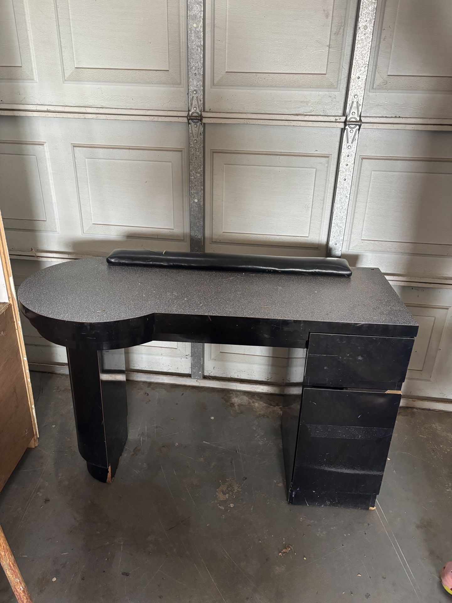 Nail Desk With Chair