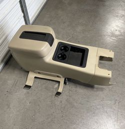 2007 2008 2009 2010 2011 2012 2013 2014 Chevy Chevrolet Tahoe Suburban Yukon XL Silverado Sierra Tan Center Console 