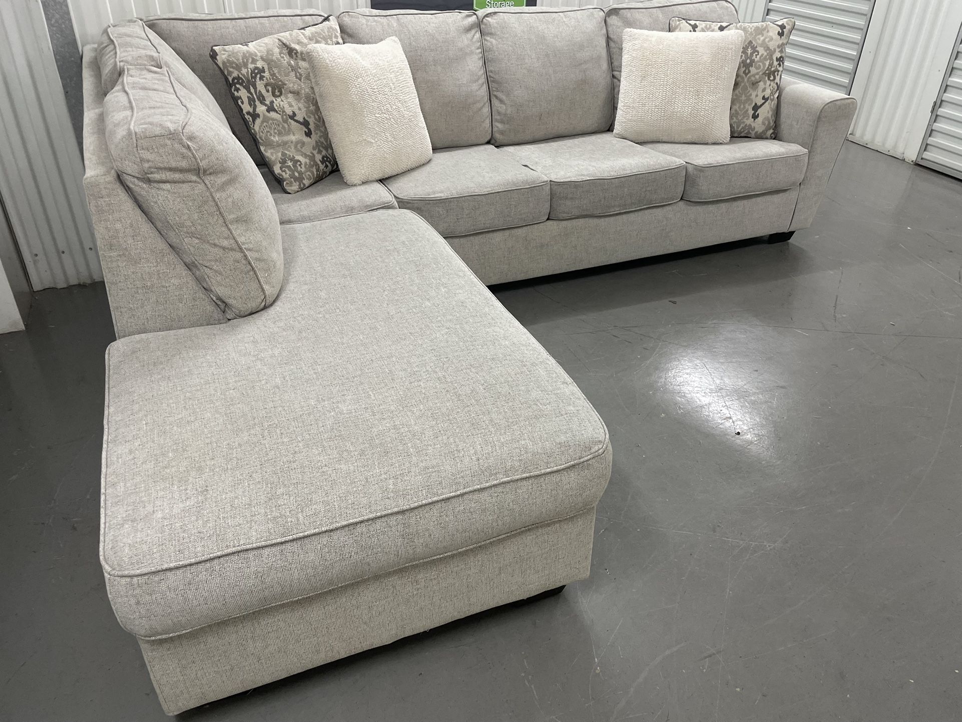Free Delivery - Modern Light Grey Sectional Set