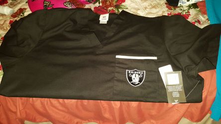 Raiders scrub top large
