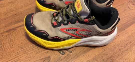 Brooks caldera 7 size 8.5