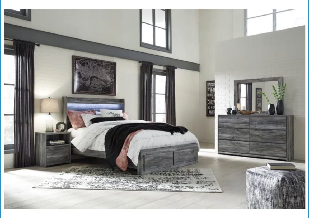 6 Piece Ashley Bay storm Bedroom Set 