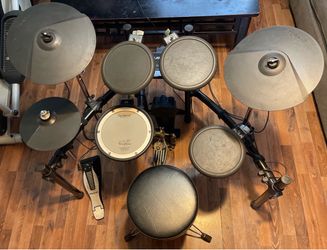 Roland TD-4