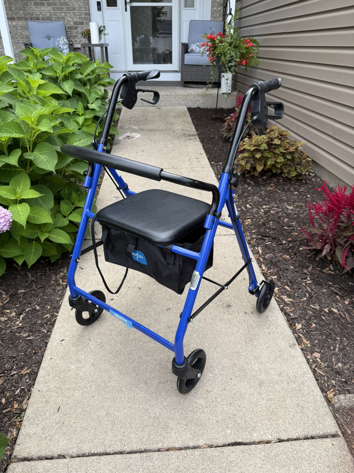 Medline Rolling Walker With Seat