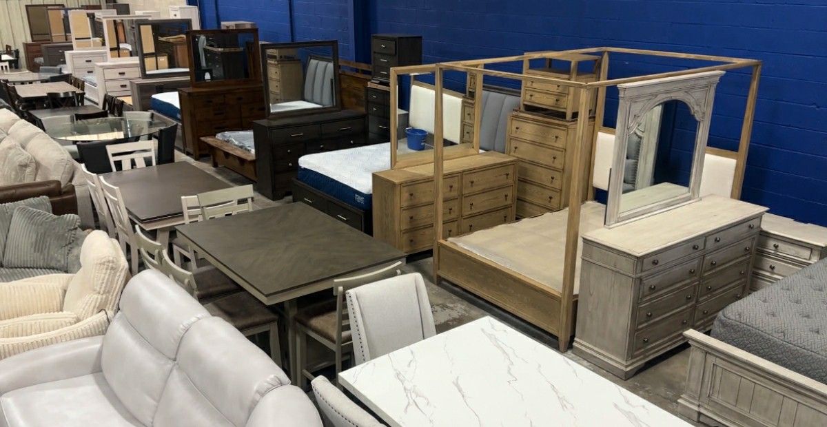 Clearing Out New Quality Bedroom Furniture Sets!! Must Go