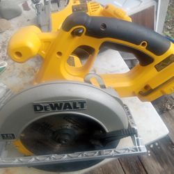 DeWalt Circular Saw 18 Volt 