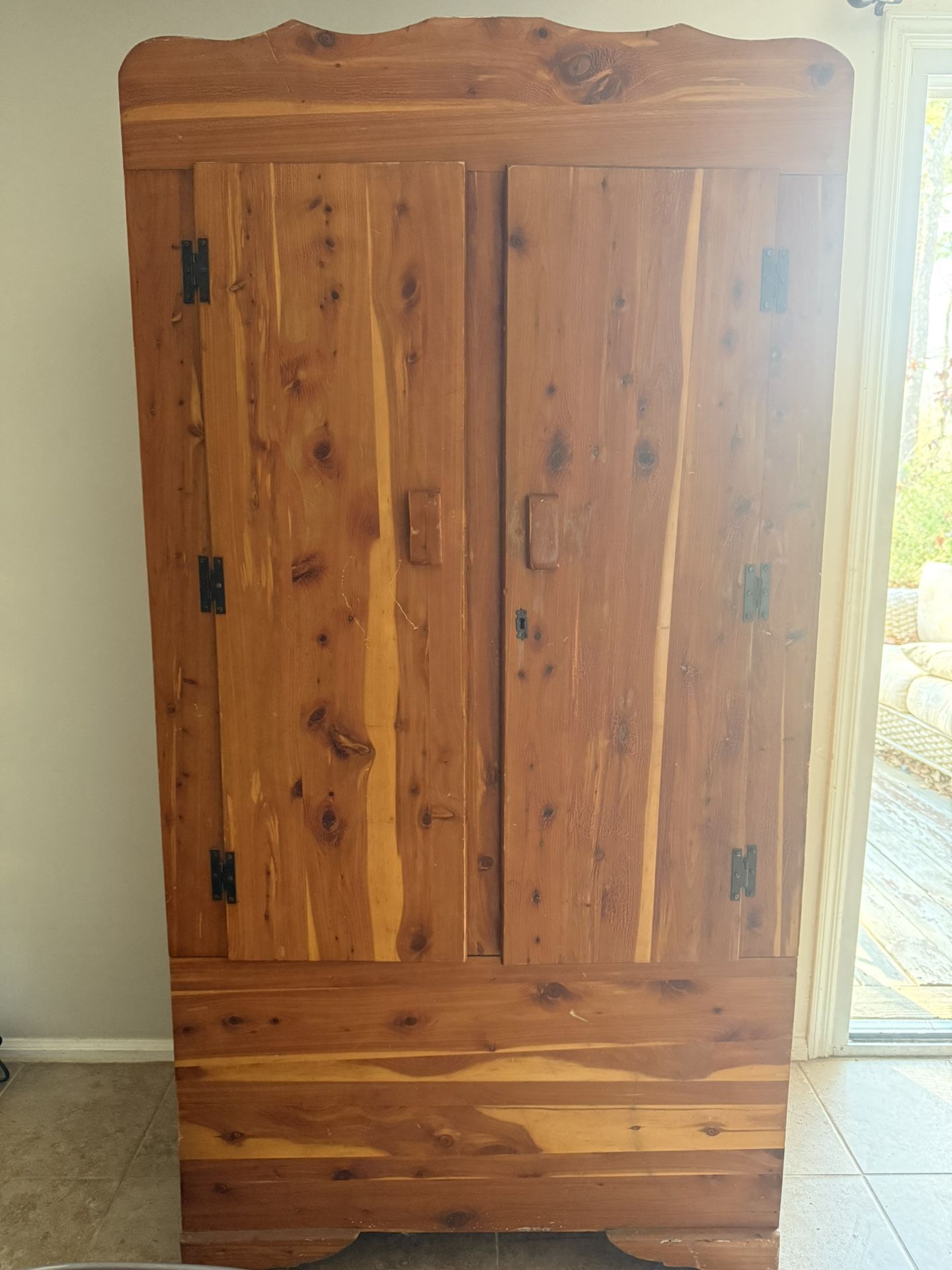 Cedar chest/dresser