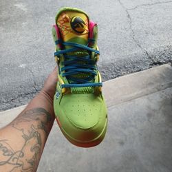 Jurassic park redbox pump shoes.Size eleven brand new in the box. 1993 Movie. Asking. $300.00. O..B.O