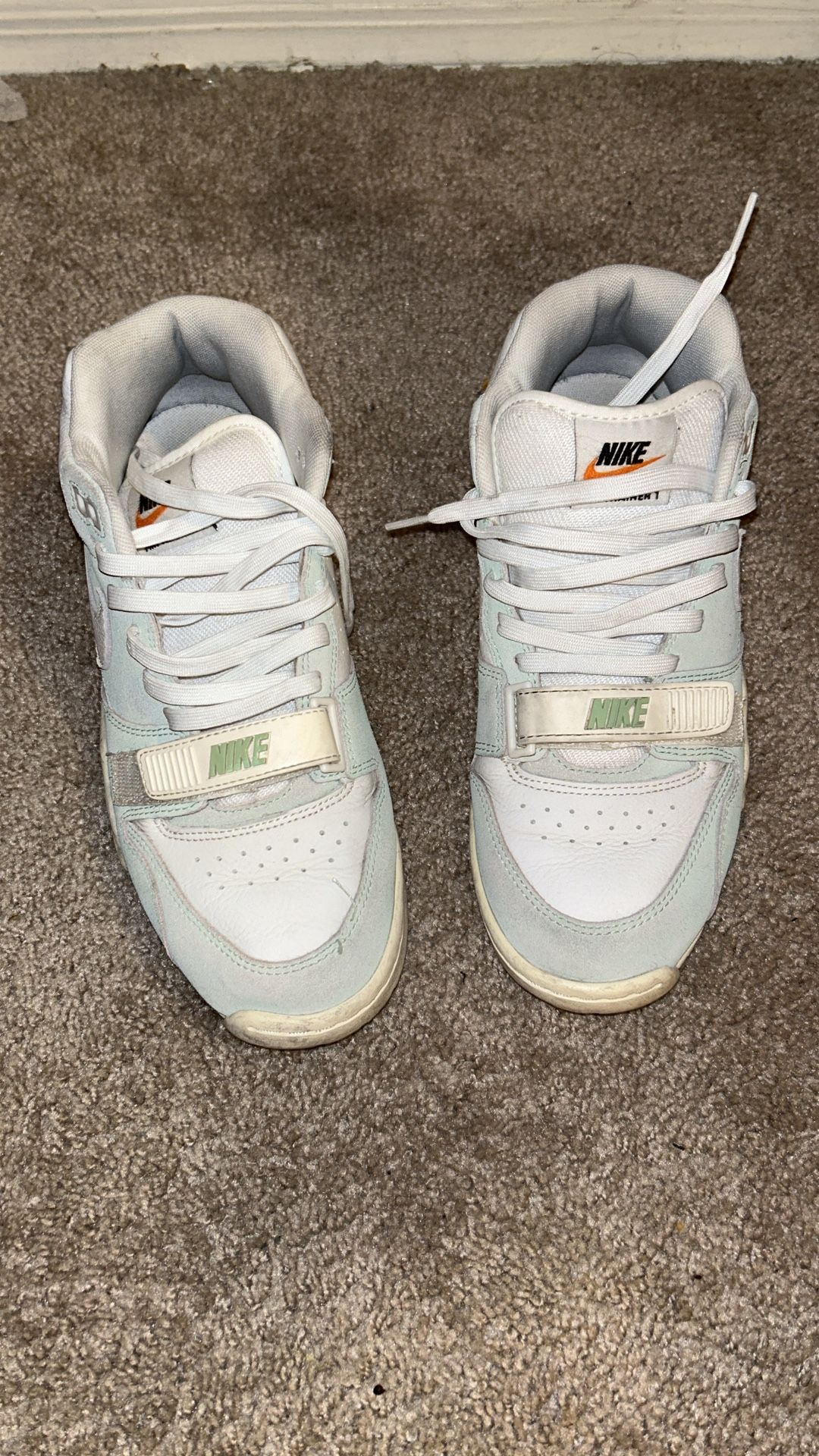 NIKE TRAINER