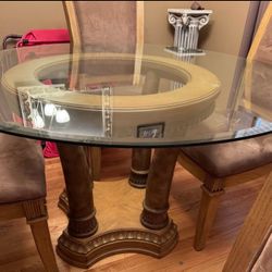 Glass Dinning Room/ Kitchen Table 