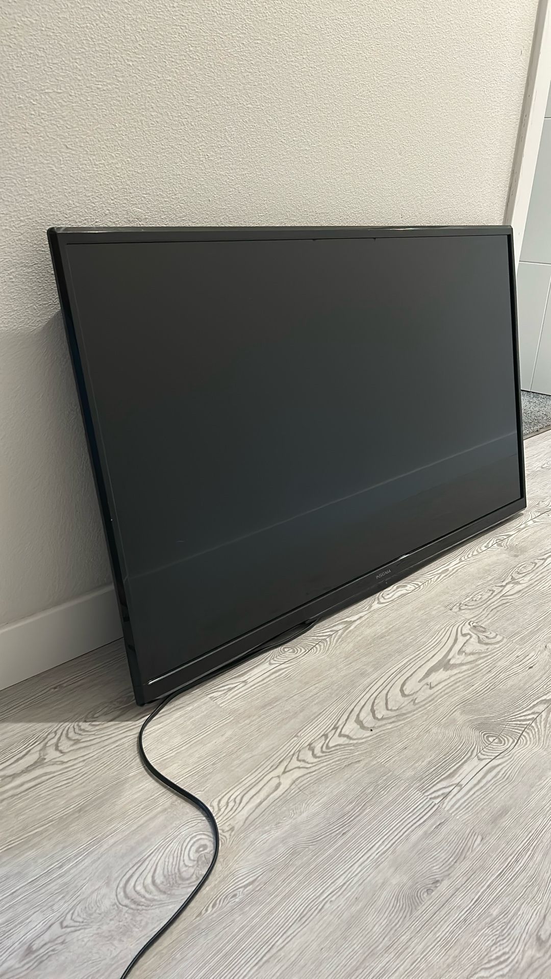 43” Insignia LED TV – Works Great