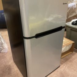 Costway Refrigerator / Freezer