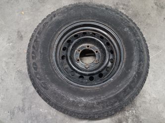 Llanta Goodyear  con rin  $25