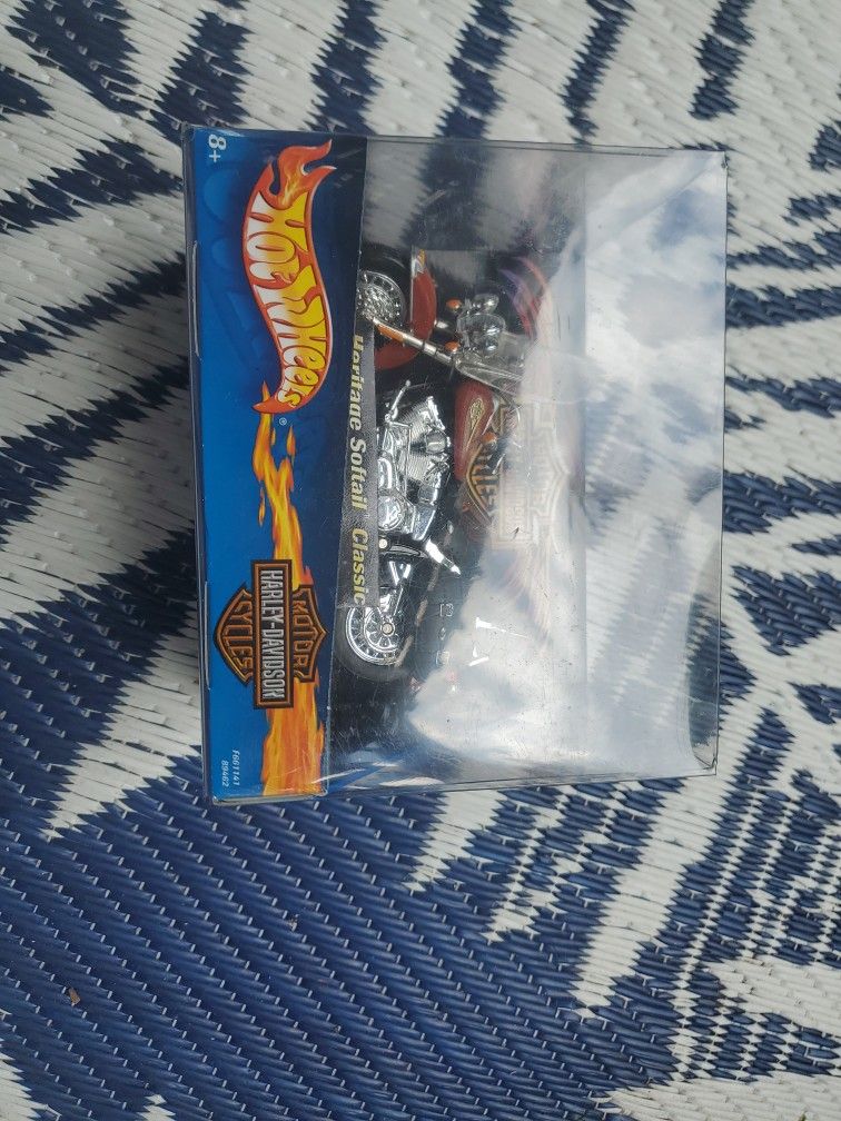 Hot Wheels Harley Davidson"Heritage Softail"