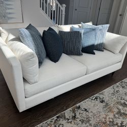 Set of 2 Beautiful White Couches. 
