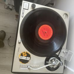 1200 Technique Turntables
