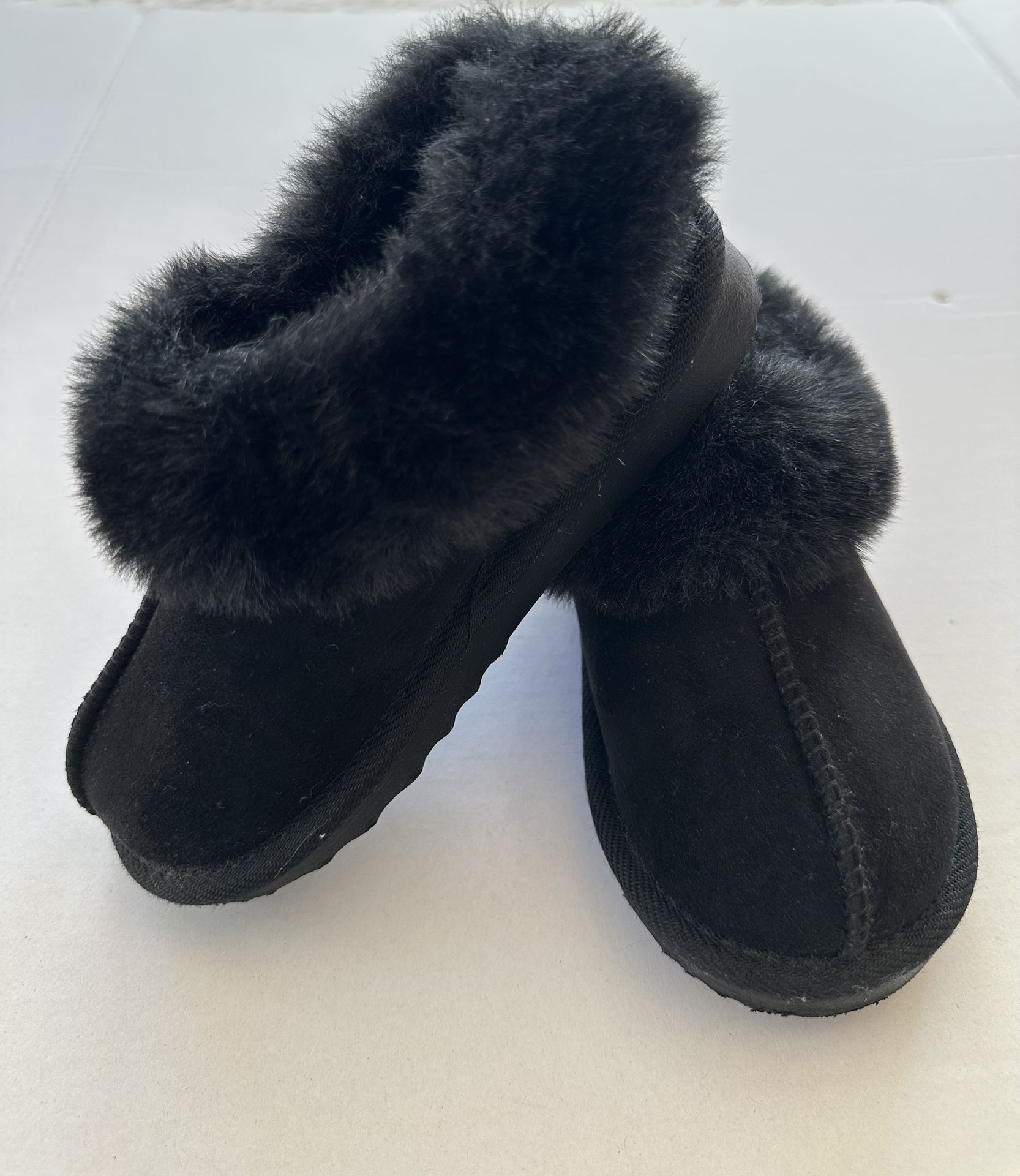 Cat & Jack Toddler Faux Fur Slippers Size 10