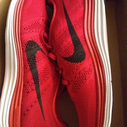 New Nike Flyknit Lunar1