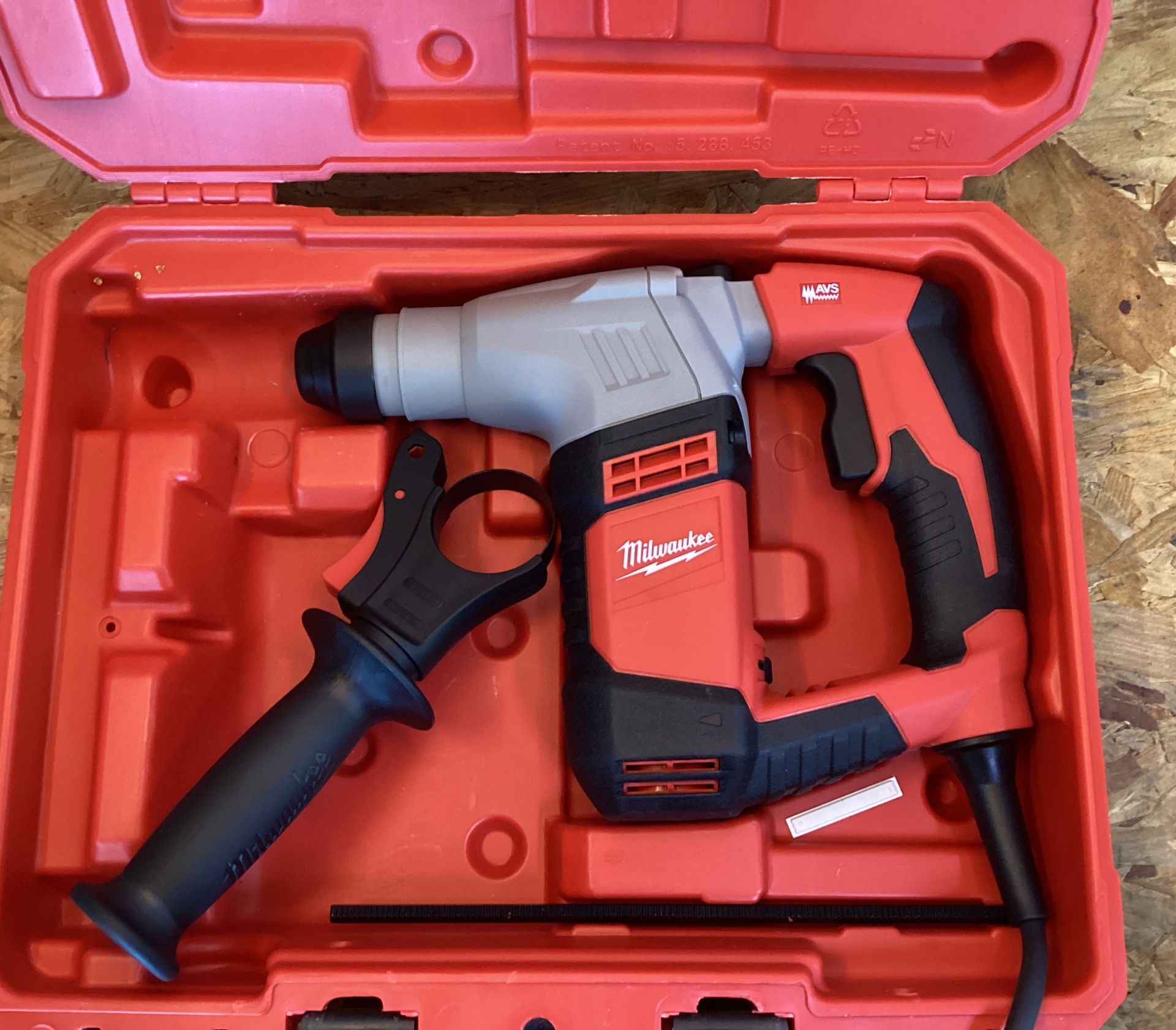 Milwaukee 5/8” SDS PLUS ROTARY HAMMER (5263-21)