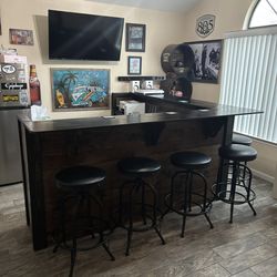 8x8 Bar With barstools