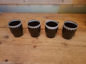 Set Of 4 Vintage Muugs..3