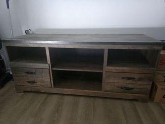 Entertainment center