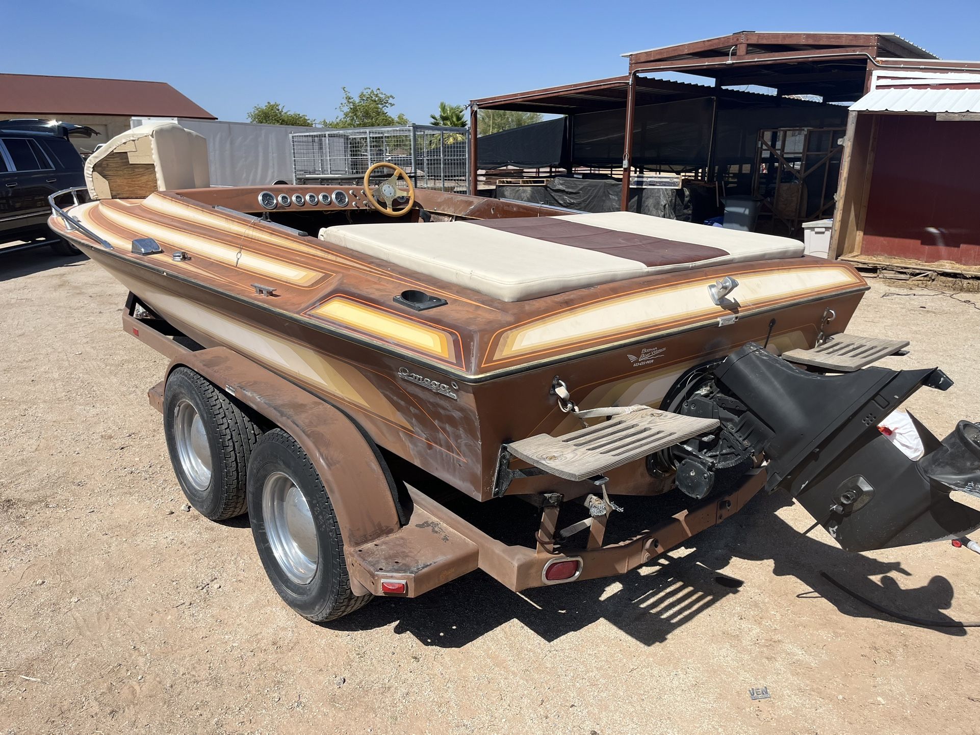 1984 Omega Commander Speed Boat