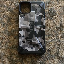 UAG IPhone 11 Pro Max Blk Camo And Clear Case
