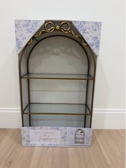 Bow shelf