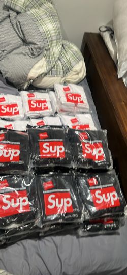 Supreme x Hanes Socks