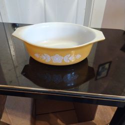 Gold Butterfly Pyrex Casserole Dish
