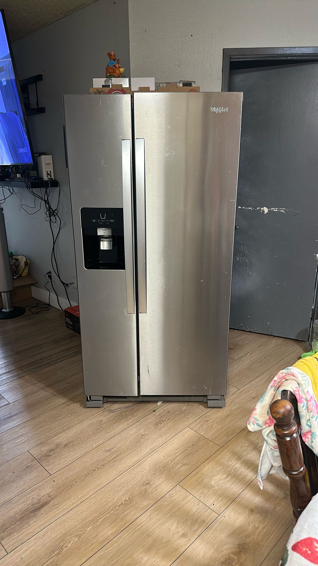 Refrigerator 
