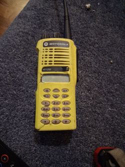 Motorola HT1250 Walkie Talkie