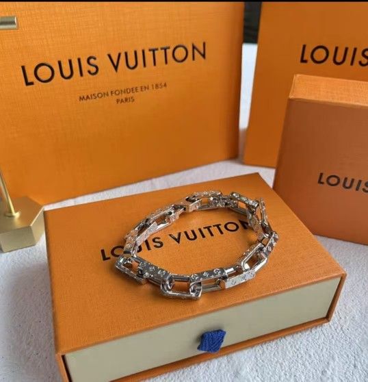 LV Bamboo Chain Bracelet Men's and Women's Trendy Accessories Size 6.27 inches