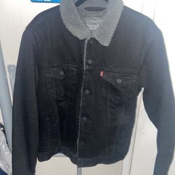 Levi’s Jacket Size Medium DONT Offer 20,30