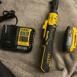Dewalt 3/8 Electric Ratchet 