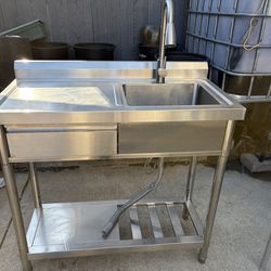 Stainless steel sink
