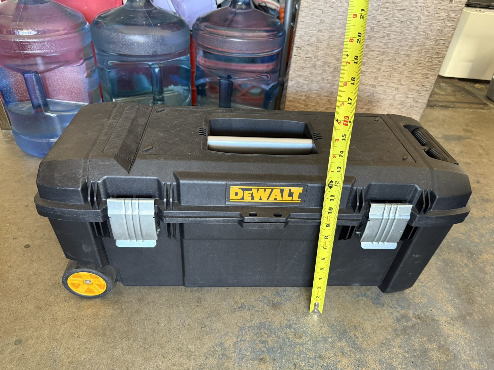 Dewalt Rolling Tool Box 