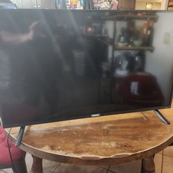 40 Inch Phillips Roku Tv