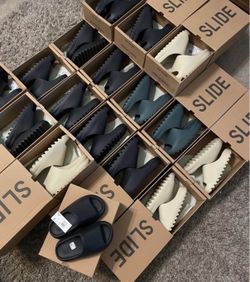 Yeezy Slides New