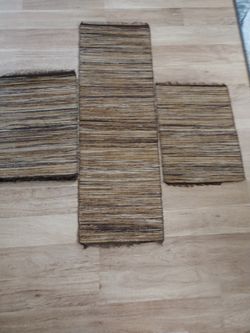 Table Runner and 6 mats 