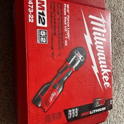Milwaukee 2473-22 M12 Force Logic Press Tool Kit with 3 Jaws included