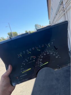 1992 Chevrolet Silverado OEM Gauge Cluster / Speedometer