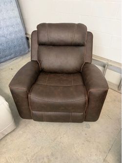 Recliners Starting at $350 – Huge Selection Available!