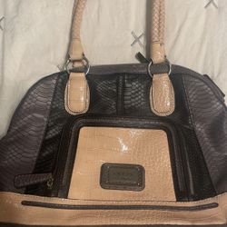 Guess purse/wallet 👜 