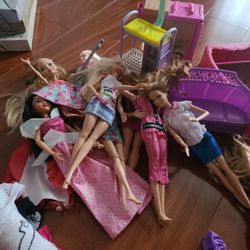 Barbies And Accessories 