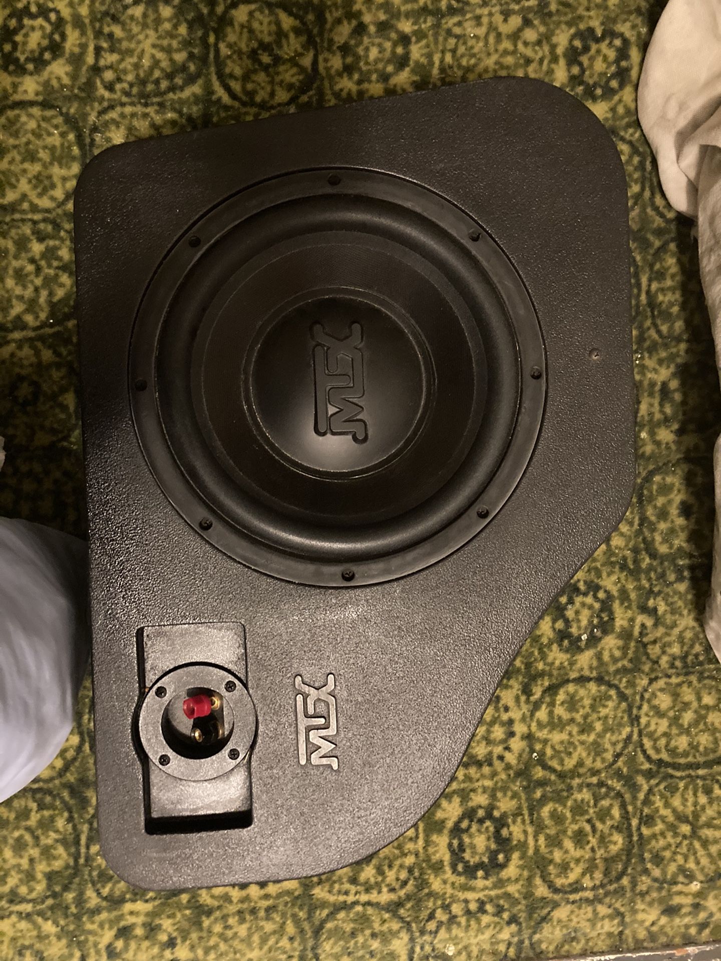 MTX 8 inch sub in compact box