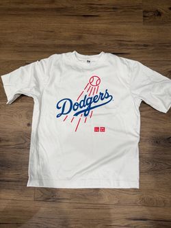 Unisex White UNIQLO LA Dodgers tee with blue/red logo, size M #baseball #mlb unisex