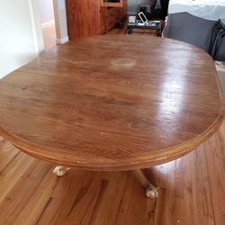 Dining/kitchen Table